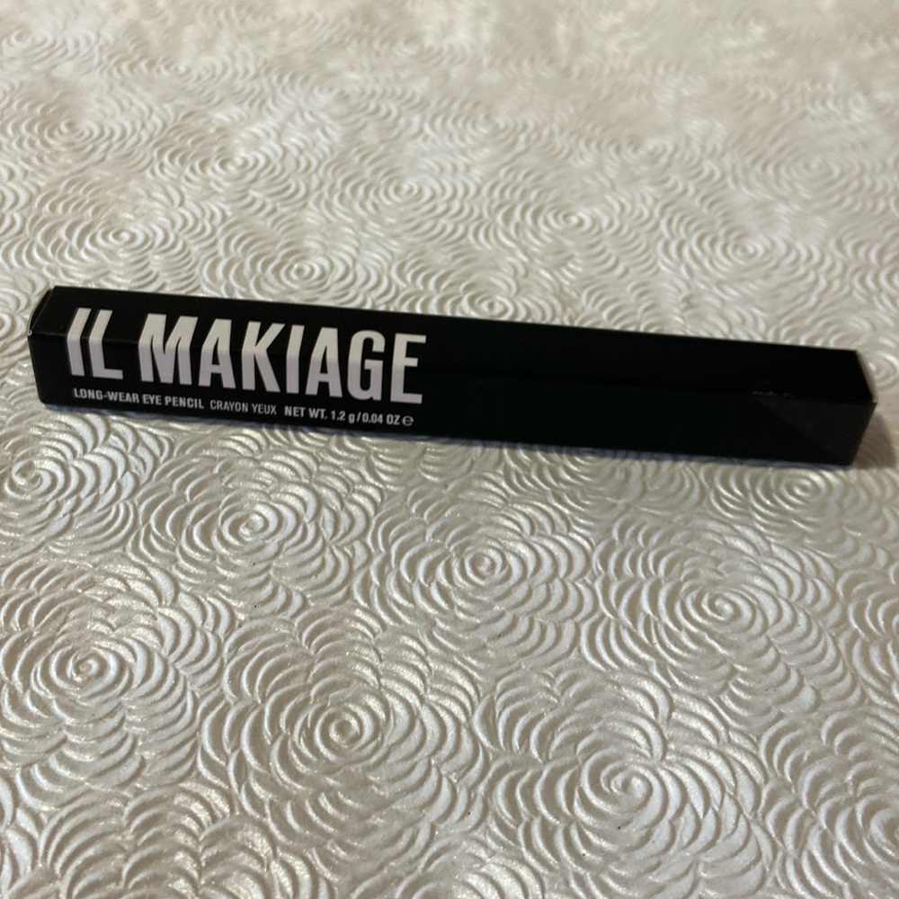 IL MAKIAGE Long-wear Eye Pencil “Oreo